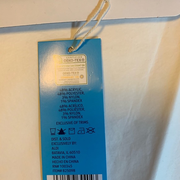 NWT Unisex Aldi Gear knit Pom Pom hat - Picture 4 of 4